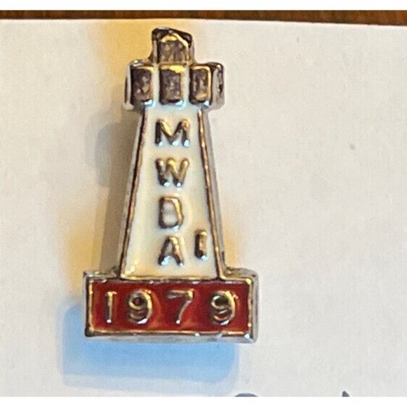 Vintage 1979 Lapel Hat Pin Pinback MWBA Bowling State Pin Muskegon Michigan EUC - Picture 2 of 3